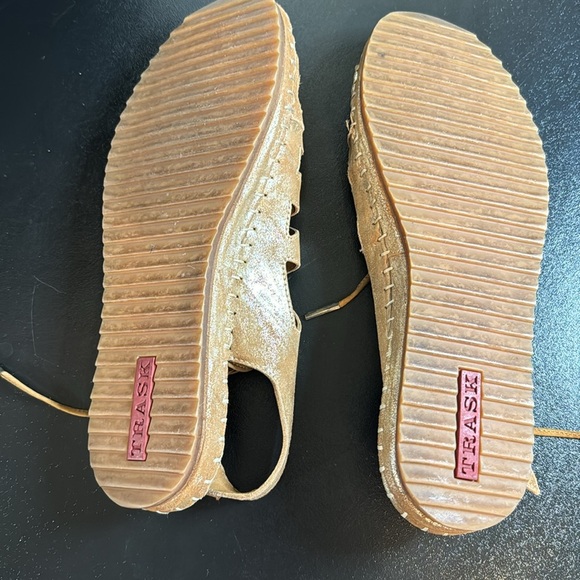 TRASK Gold Shimmer Lace Up Sandals Ankle Straps Size 9.5 - Picture 6 of 8